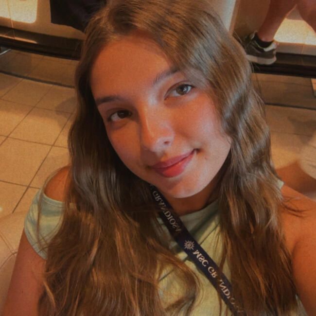 Babysitter in Knesselare: Nicoleta