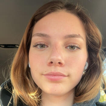 Babysitter in Saint-Clément-de-Rivière: Jane