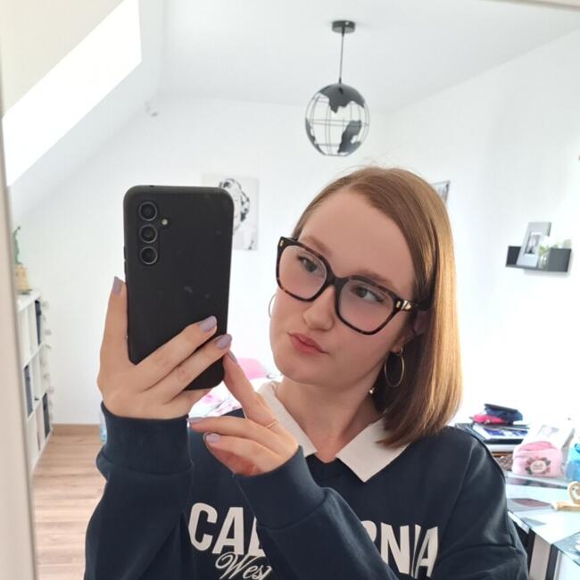 Babysitter in Montlouis-sur-Loire: Eléonore