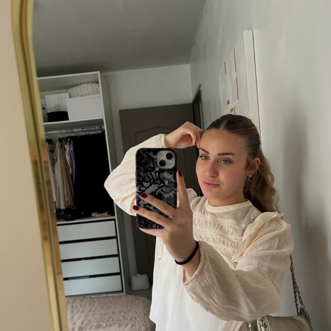 Babysitter in Taulignan: Calysta