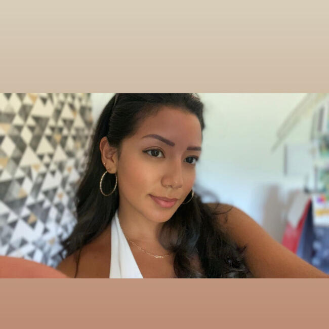 Babysitter in Challex: Alejandra