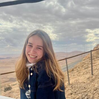 בייביסיטר שדה ורבורג: אלה