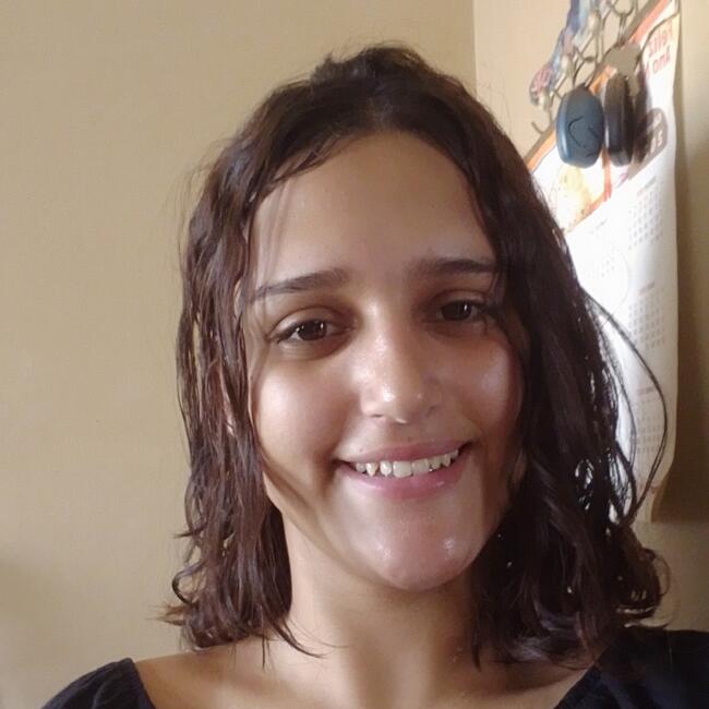 Babá em Valparaíso de Goiás: Ana