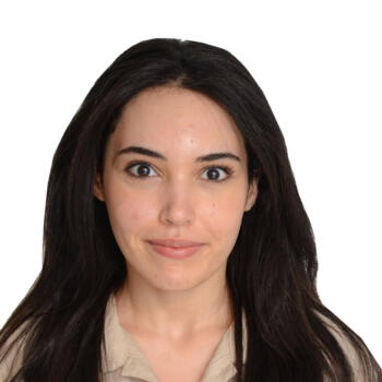 جليسة أطفال في رباط: Amal