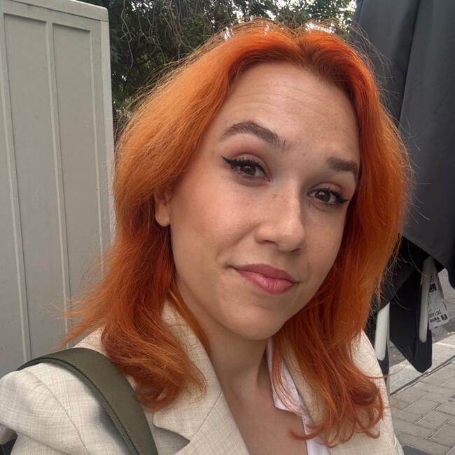 Babysitter in Bucharest: Cezara