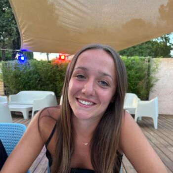 Babysitter in Desvres: Camille