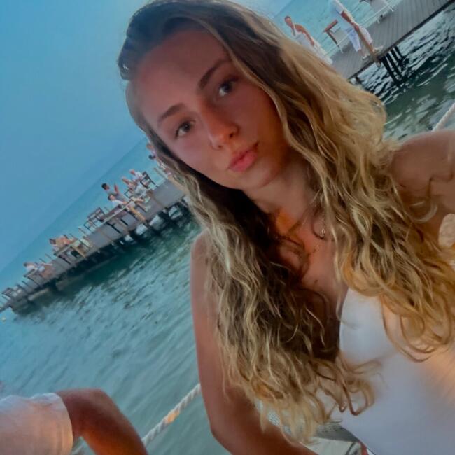Babysitter in La Garenne-Colombes: Emma