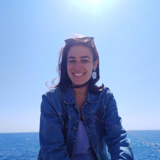 Babysitter in Paris: Clara