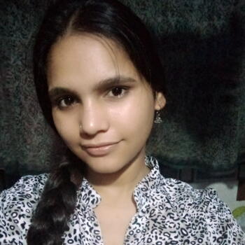 दिल्ली में बेबीसिटर: Suman