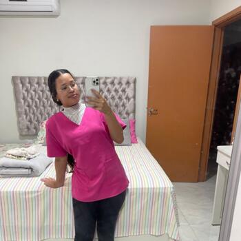 Babysitter Brasília: Lara