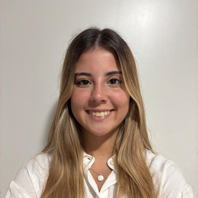 Babysitter in Rosario: Valen