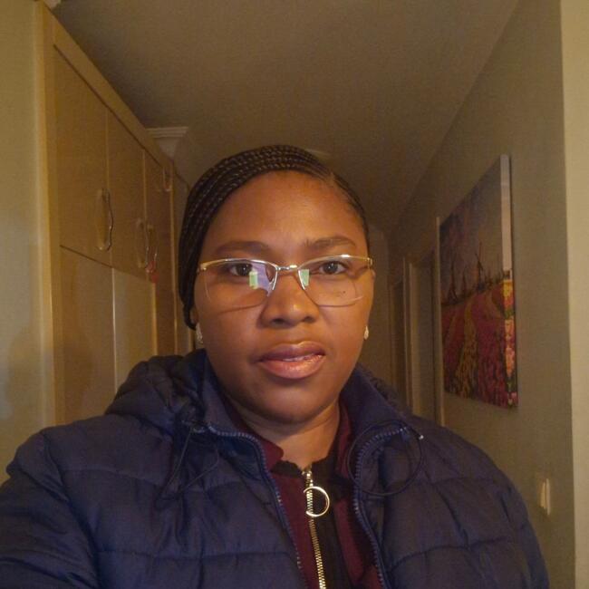 Babysitter in Istanbul: Tiwalola