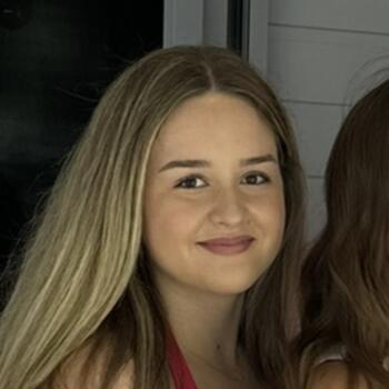 Babysitter in Logan City: Georgie