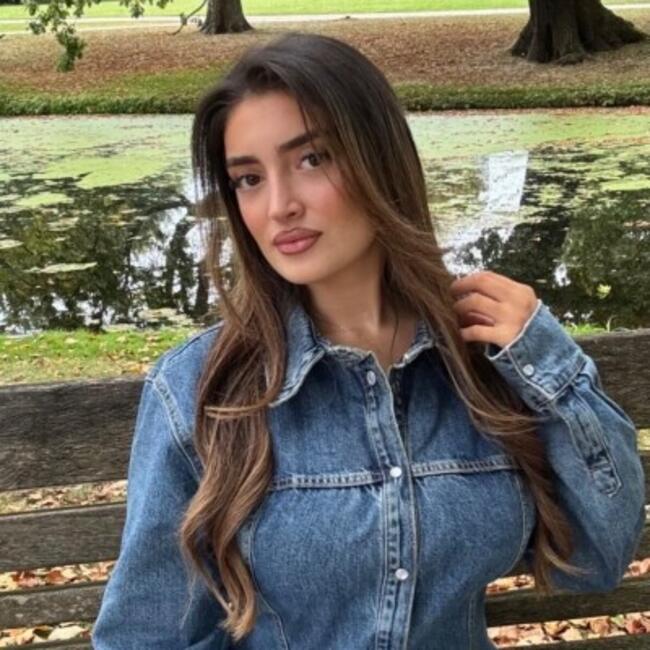 Oppas in Schiedam: Selena