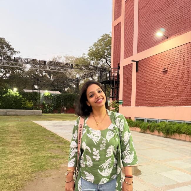 दिल्ली में बेबीसिटिंग की नौकरी: Disha