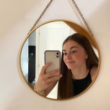 Babysitter in Pleumeleuc: Camille