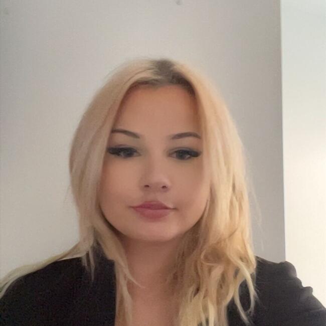 Babysitter in Hobart: Bella