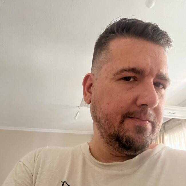 Δουλειά για babysitter στην περιοχή Κερατσίνι: Θάνος