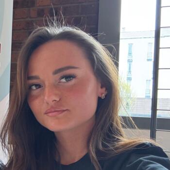 Babysitter in Guyancourt: Nancy