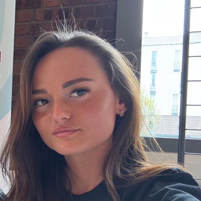 Babysitter in Guyancourt: Nancy