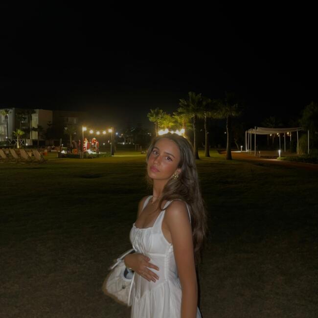 Babysitter in Asnières-sur-Seine: Salma