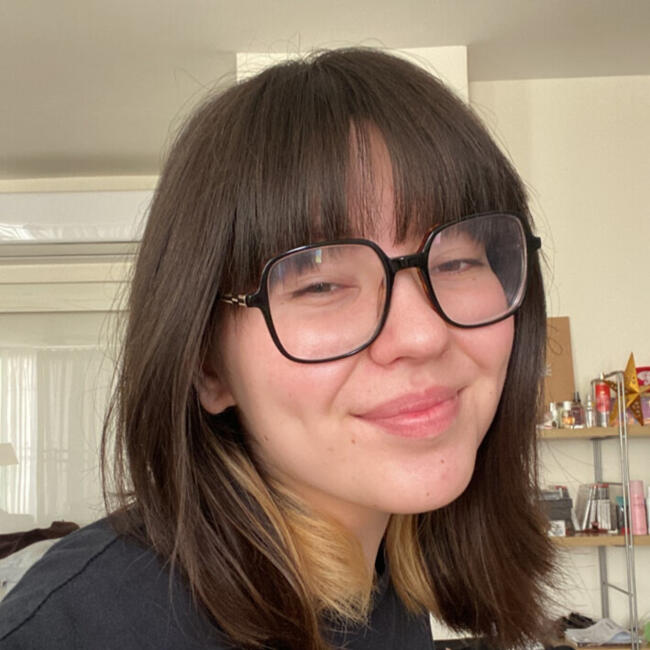 Babysitter in Paris: Émilie