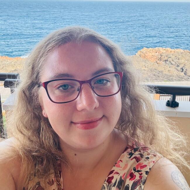 Babysitter in Barnstaple: Abi