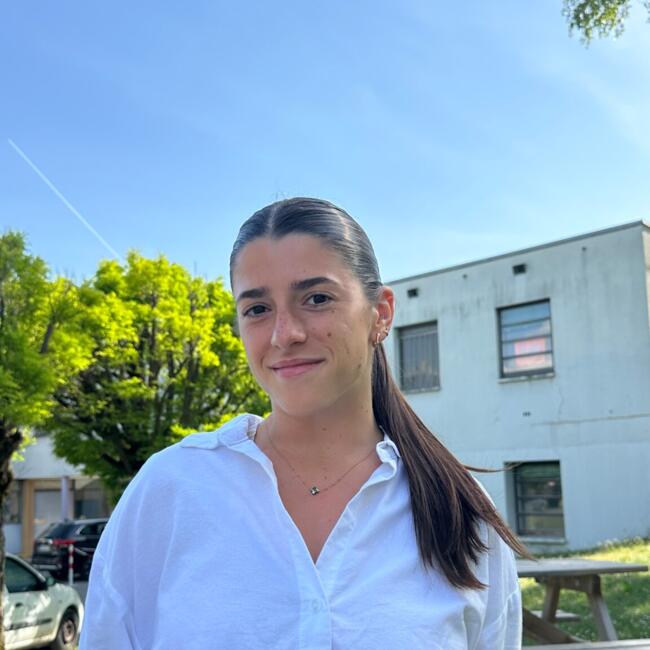 Babysitter in Aubagne: Lisa