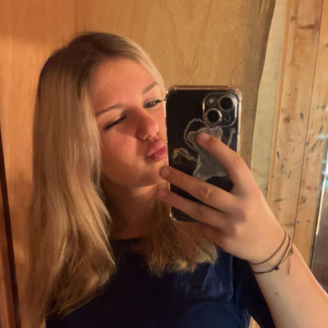 Babysitter in Entremont: Nina