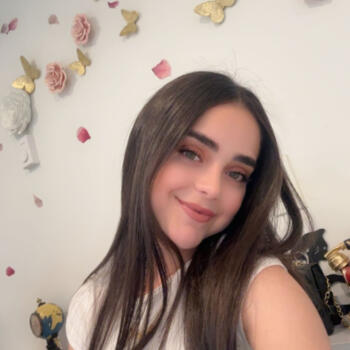 Babysitter in Greater Sudbury: Menoune