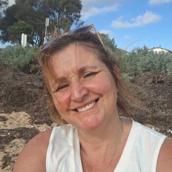 Babysitter in Coronet Bay: Jojo