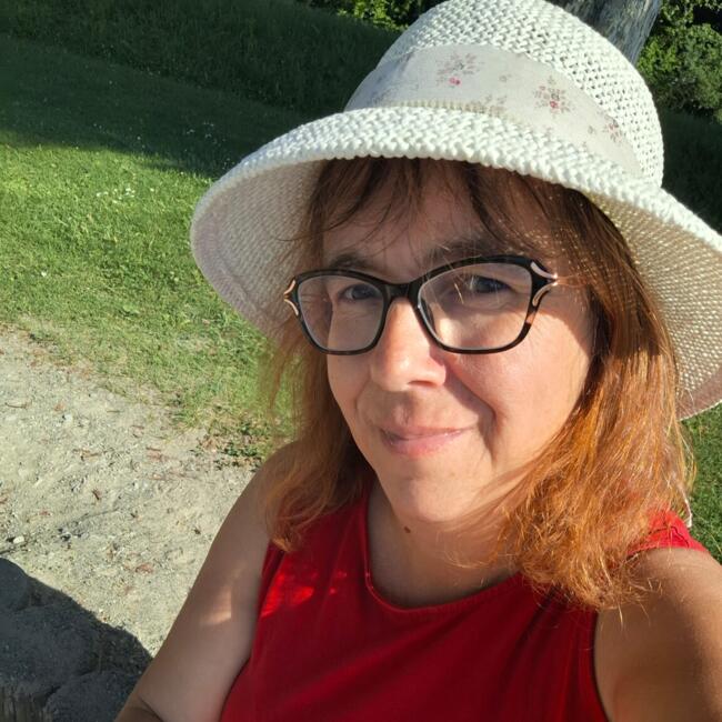 Nanny in Torny-le-Petit: Eléna
