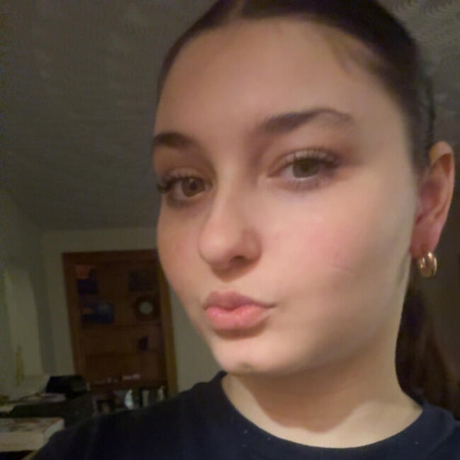 Babysitter in Ludlow: Samantha