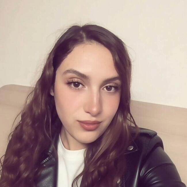 Babysitter in Clermont-Ferrand: Lamia