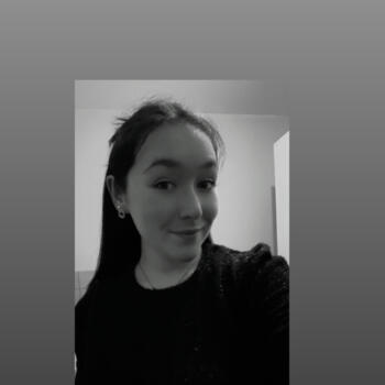 Babysitter in Saint-Souplet: Laora