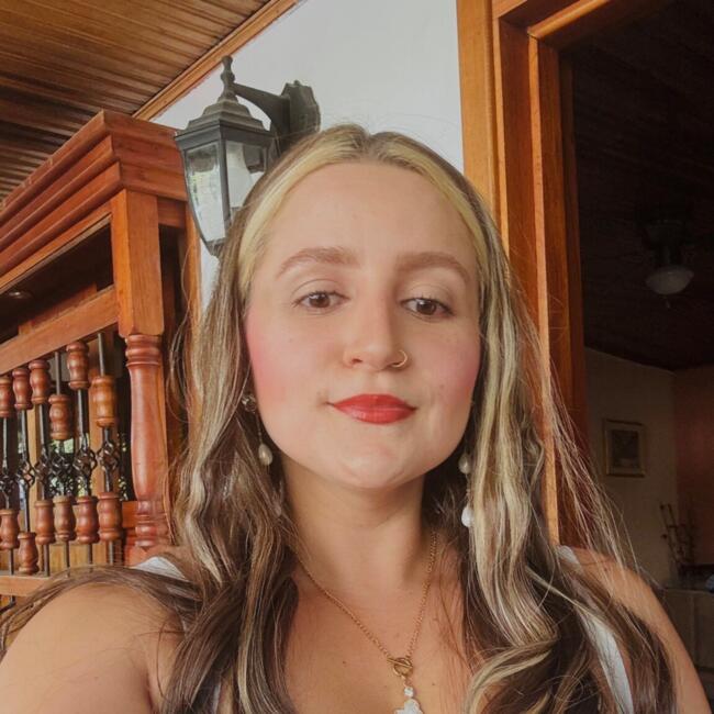 Babysitter in Sunshine Coast: Daniela