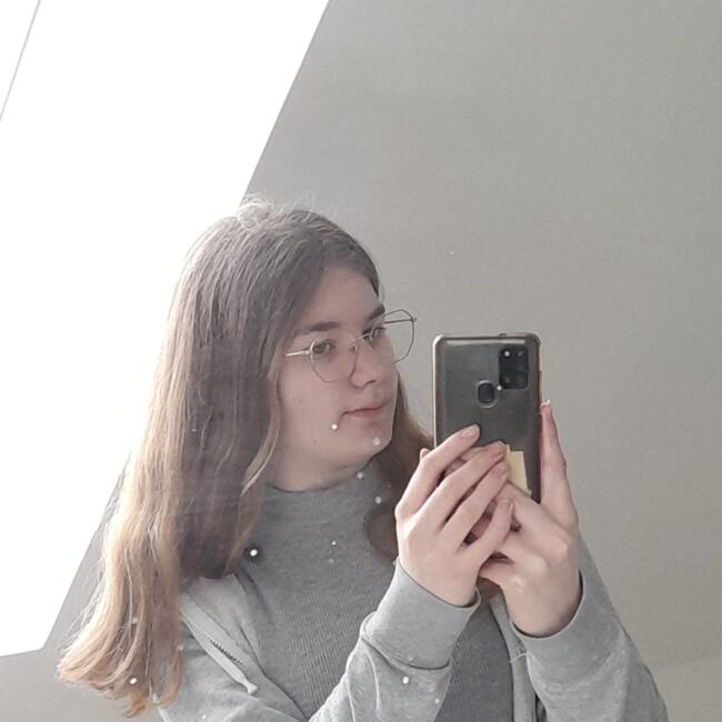 Babysitter in Saint-Omer: Valentine