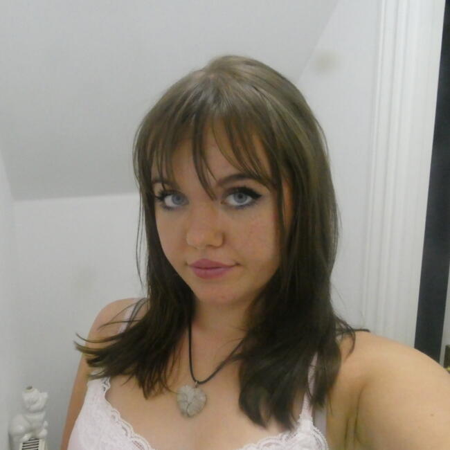 Babysitter in Birmingham: Ella