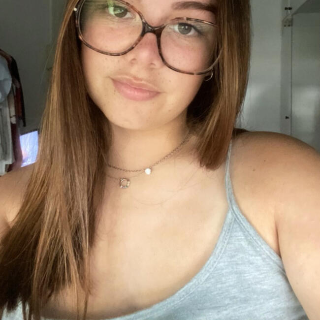 Babysitter in Biarritz: Lyli