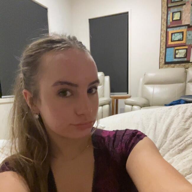 Babysitter in Melbourne: Sienna