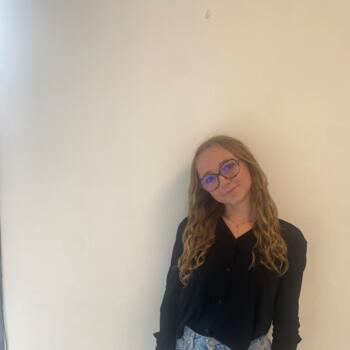 Babysitter Pacé: Inès