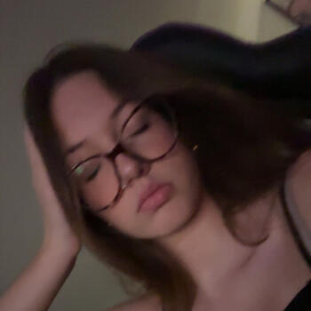 Babysitter in Calais: Chloé