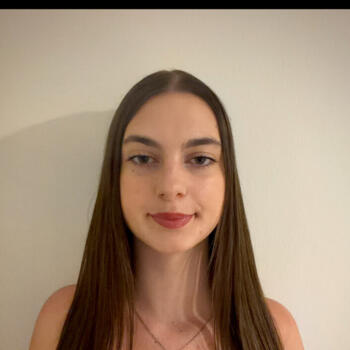 Babysitter in Sydney: Lola