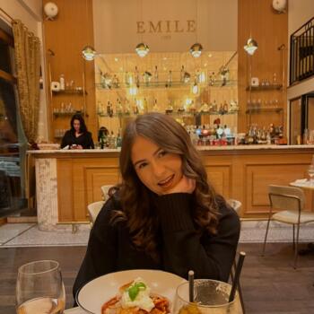 Babysitter in Annecy: Valentine