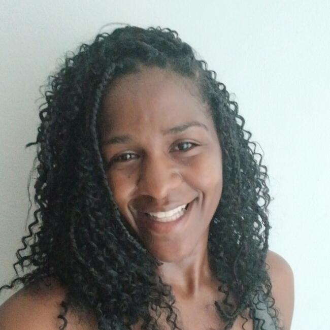 Emprego de babá em Cabo Frio: Carla