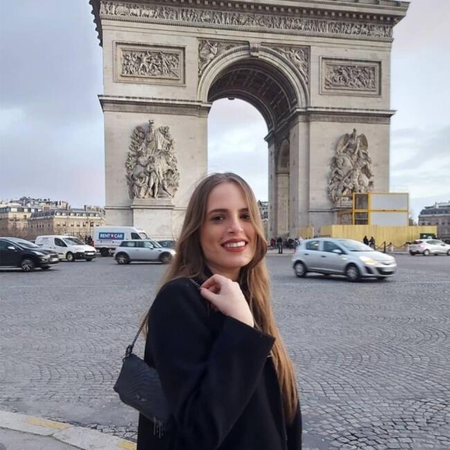 Babysitter στην περιοχή Περιστέρι: Εφη