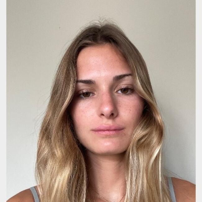 Babysitter in Carignan-de-Bordeaux: Julia