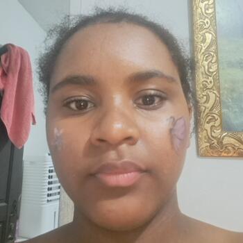 Emprego de babá em Uberaba: emprego de babá Erlane