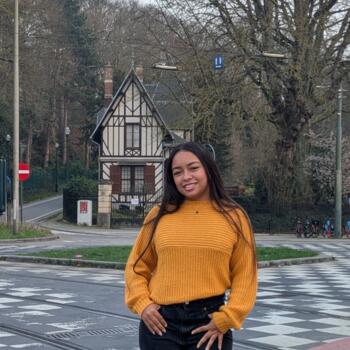 Babysitter in Brussels: Verónica