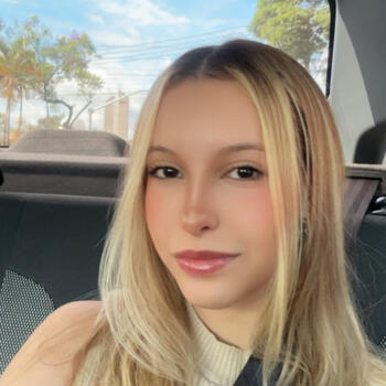 Babysitter in Osasco: Nicole